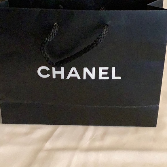 Chanel gift bag - Picture 4 of 5